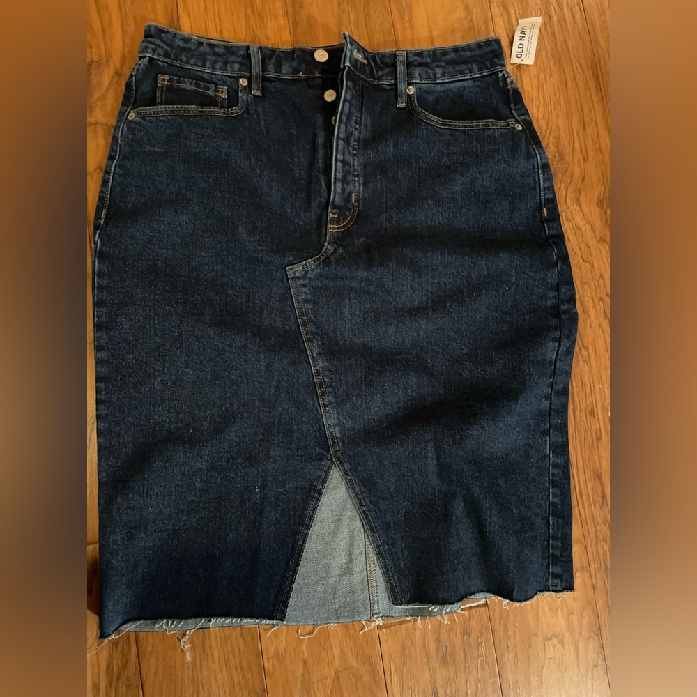 Brand new denim pencil skirt from old navy, size 12.